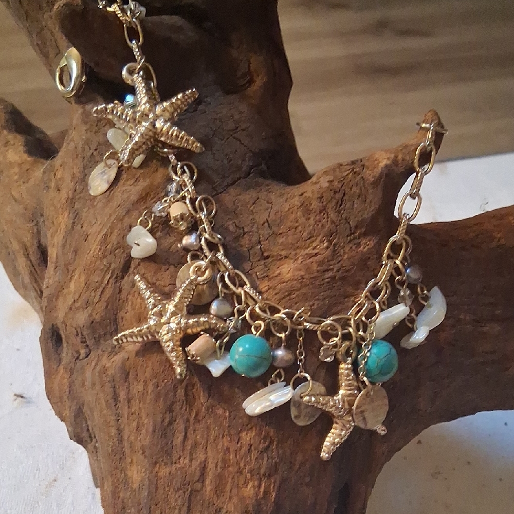 Gold Starfish Charm Bracelet - Picture 1 of 2